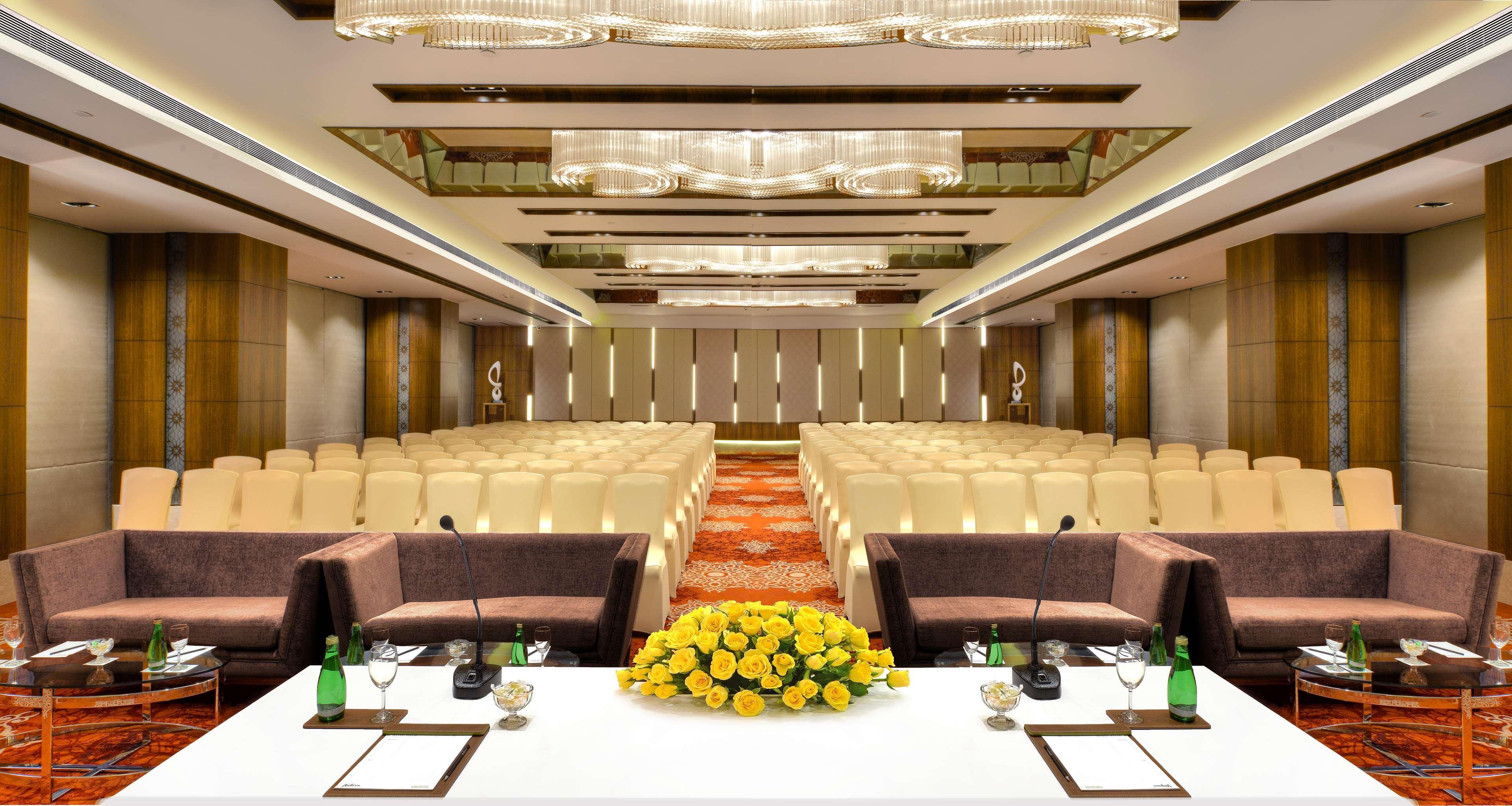 Hotel Radisson Gwalior Exterior foto