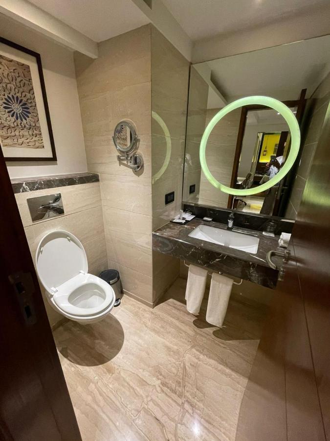 Hotel Radisson Gwalior Exterior foto